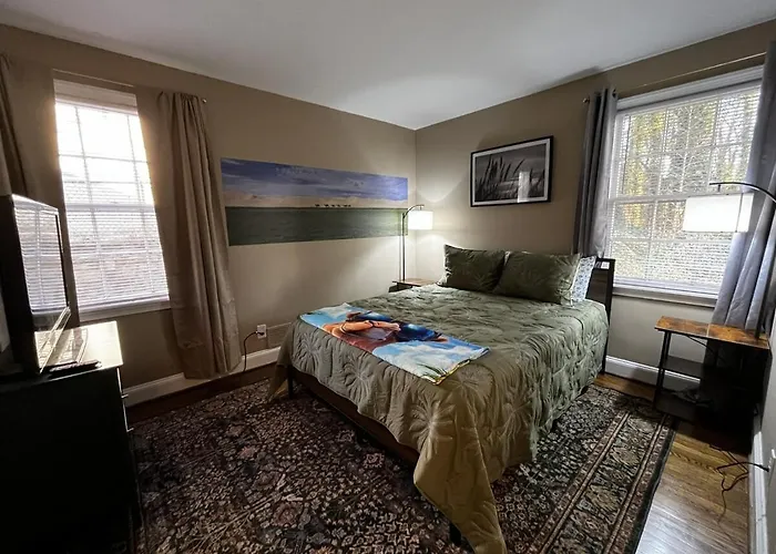 Camel Oasis * * Sleeps 8 * * Near Old Salem Winston-Salem