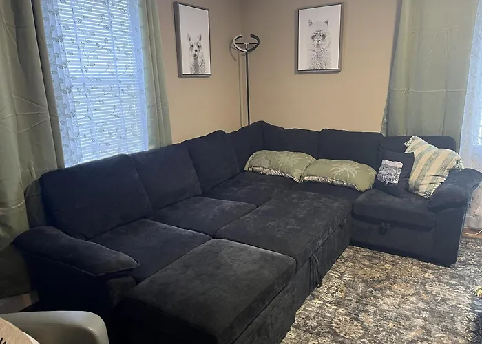 Camel Oasis * * Sleeps 8 * * Near Old Salem Winston-Salem